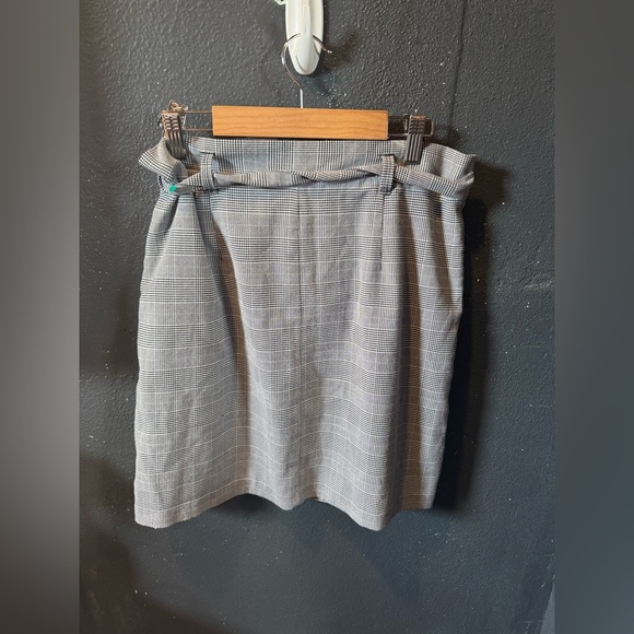 Banana Republic Gray Pencil Skirt with Tie Front - Picture 4 of 4